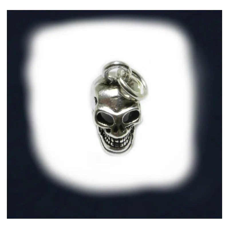 pendentif en argent pas cher ,joli petit crâne.-bijouxbijoux.ch