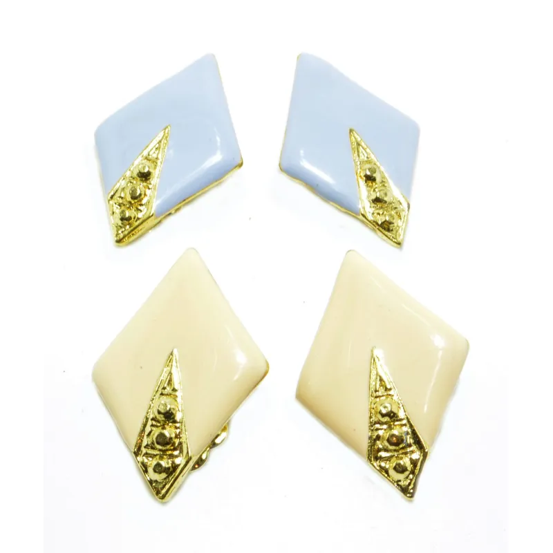 clips d'oreilles pas chère,disponible en rose ou en bleu et pour 9 francs.-bijouxbijoux.ch