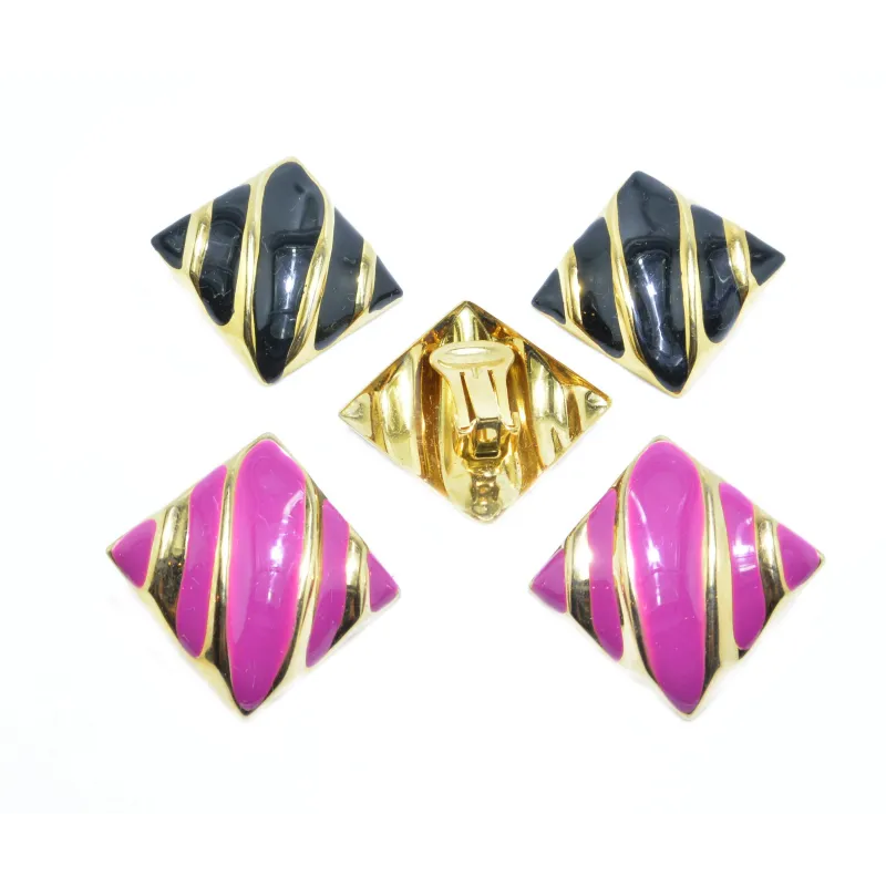 clips d'oreilles en forme de losange 19 frs la paire ,disponible en 2 couleurs.-bijouxbijoux.ch