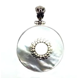 pendentif très sympa en argent massif et nacre pour 109 frs .-bijouxbijoux.ch